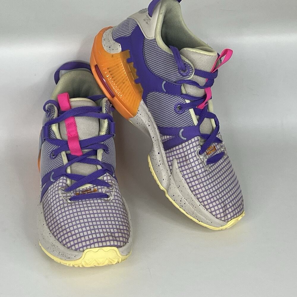 Nike LeBron Witness 7 GS DQ8650-500 Purple Orange Basketball Shoes 7Y Court